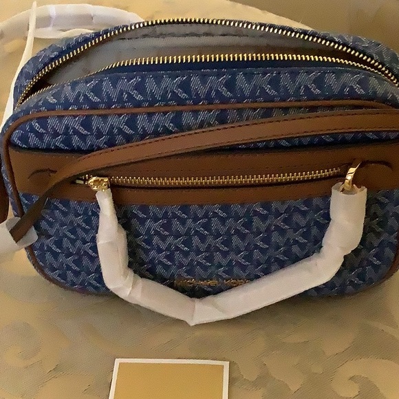 Amazing MK Denim Jet Setter Crossbody💙💙💙NWT - Picture 11 of 12